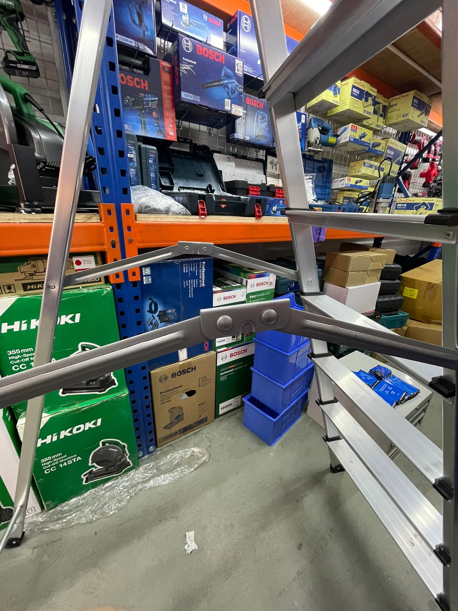 XG Aluminium Household Family Ladder, Sizes : 3 steps - 8 steps  | Model : L-XG102A
